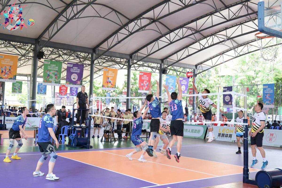 英媒：拜仁有意费耶诺德右后卫里德，但将面临英超俱乐部竞争