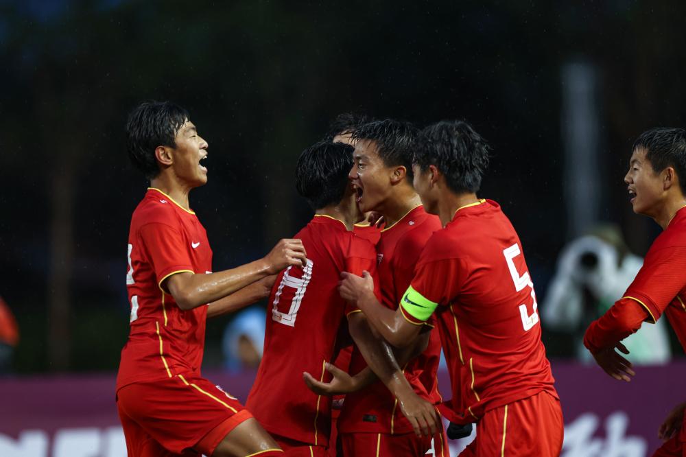 强势回归！萨内首次单场国家队比赛造3球，第二次梅开二度