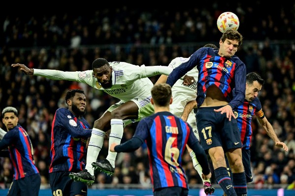 跟队记者：尤文仍在重点关注迈尼昂，球员的续约谈判陷入停滞