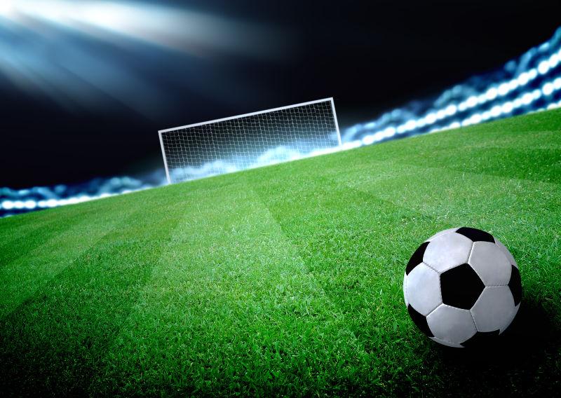 半场战报：迈阿密国际2-0纳什维尔，梅西双响